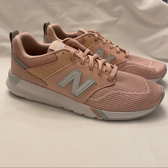 new balance women's 009 athletic sneakers
